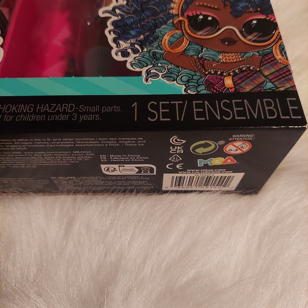 LOL Surprise OMG Jams Fashion Doll with Multiple Surprises and Accessories - Picture 5 of 6